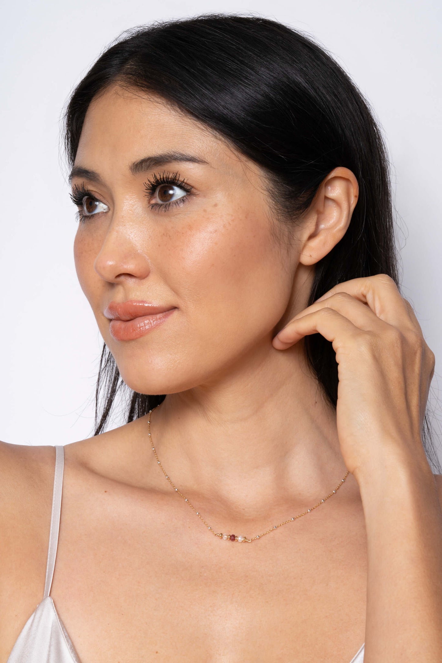 Mother's Necklace Model