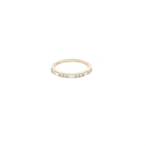14k Yellow Gold Alternating Baguette and Round Diamond Ring