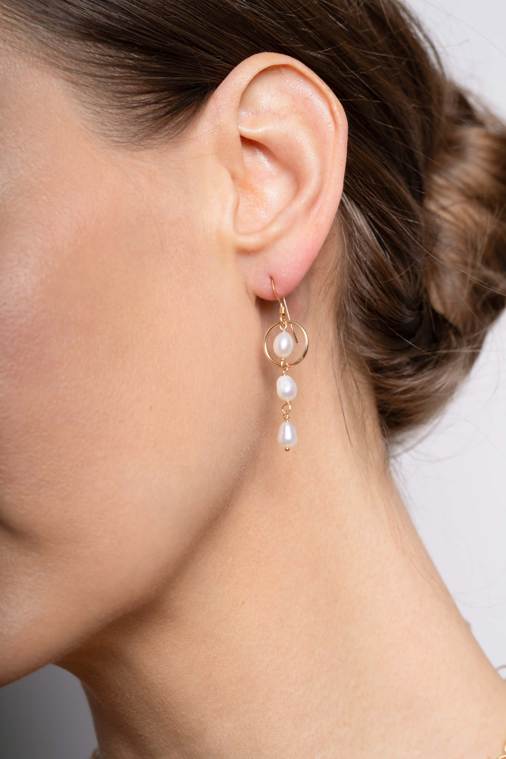 3 pearl in Ring Earrings 2nd photo Model